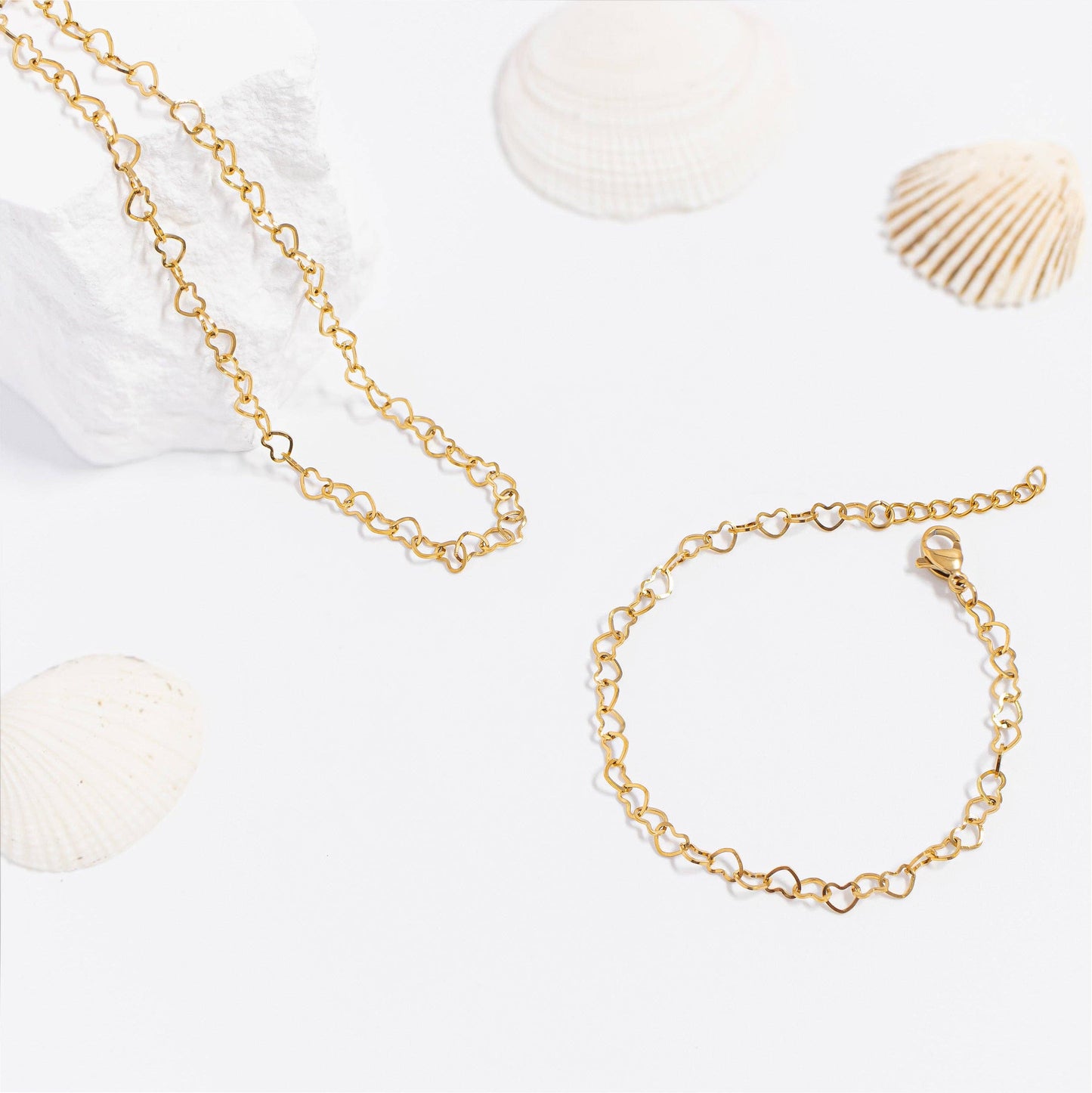 18K Gold PVD Stainless Steel Linked Heart Chain Bracelet